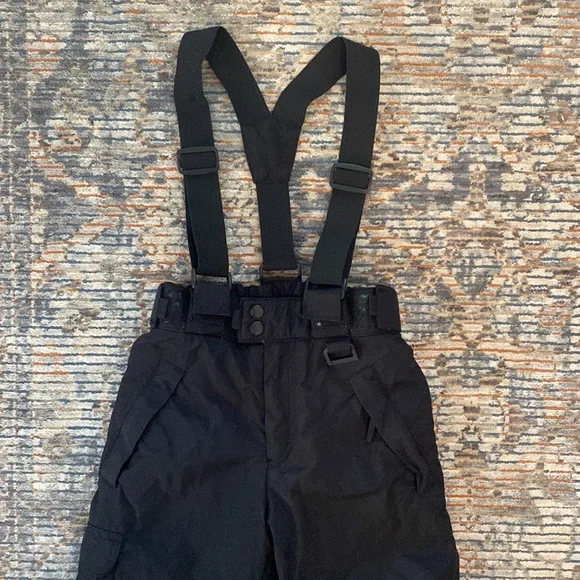 Burton Gloves, two extra gloves and Snow pants with removable suspenders - Picture 5 of 10